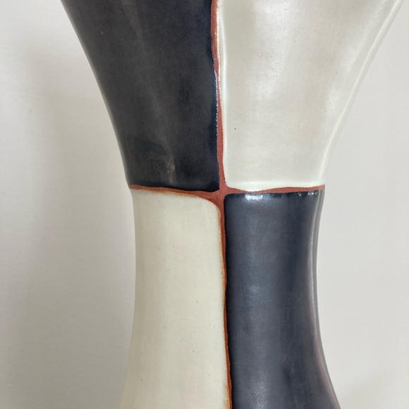Michael Lamar - Butter Toast Pottery Black and White Checkered Vase - Picture 4 of 14